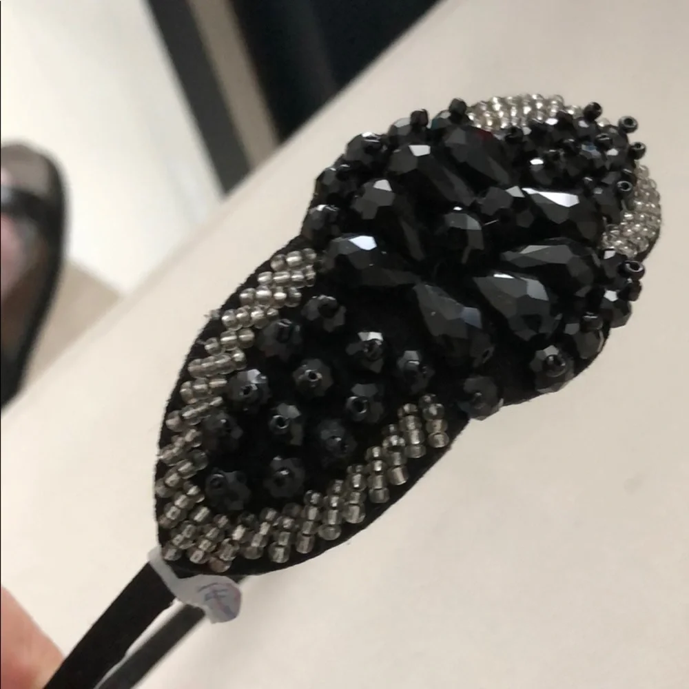 Beaded Headband by 2 Chic NWT - Picture 3 of 4